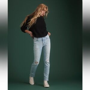 American Eagle Like New AE77 Premium Skinny Jeans Size 6 Reg. in Light Destroy